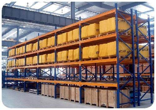 庫房中倉儲(chǔ)貨架如何來防潮？